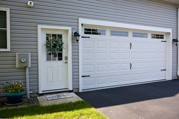 24/7 Emergency Garage Door Panel Replacement experts in Mulberry, IN